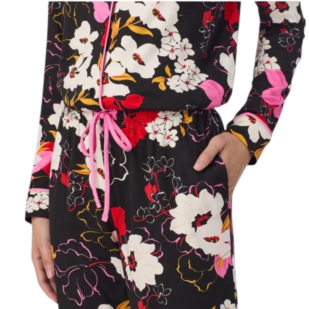 Room Service Women's Shawl Collar Pajama Set/Black with Floral/Size: X-Large - Picture 8 of 16